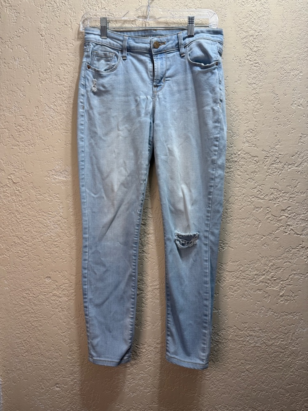 Old Navy Rockstar Mid Rise Skinny Jeans Light Wash Distressed Size 6 - Picture 2 of 9